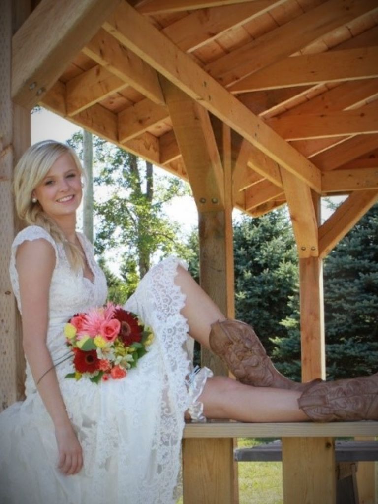 Western Style Wedding Dresses With Cowboy Boots