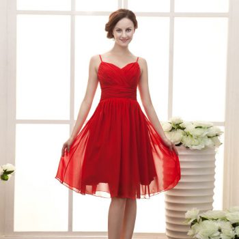 bridesmaids-in-red-dresses-beautiful-and-elegant_1.jpg