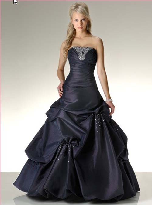 Evening Gowns In Black & Popular Styles 2017