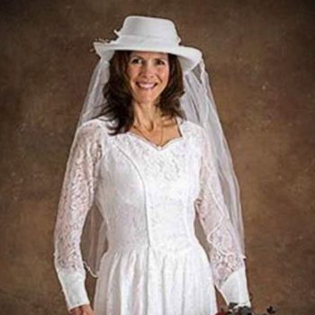 western-style-wedding-dresses-with-cowboy-boots-2.jpg